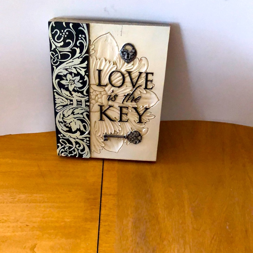 Wall love plaque.